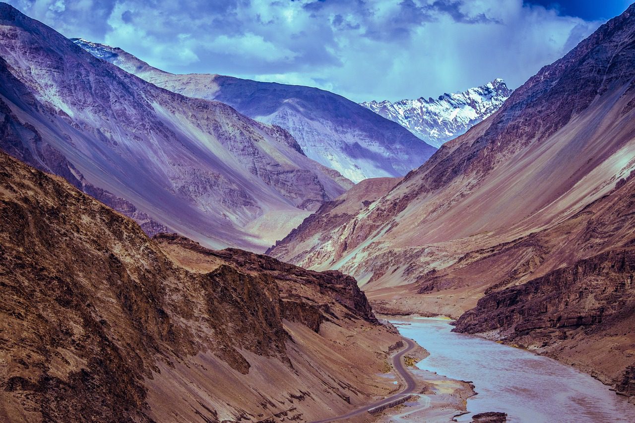 Leh Ladakh Discovery – Pangong Special Tour Package