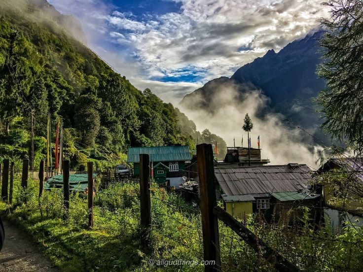 Heavenly Sikkim Sojourn: Gangtok, Lachung & Pelling Tour Package