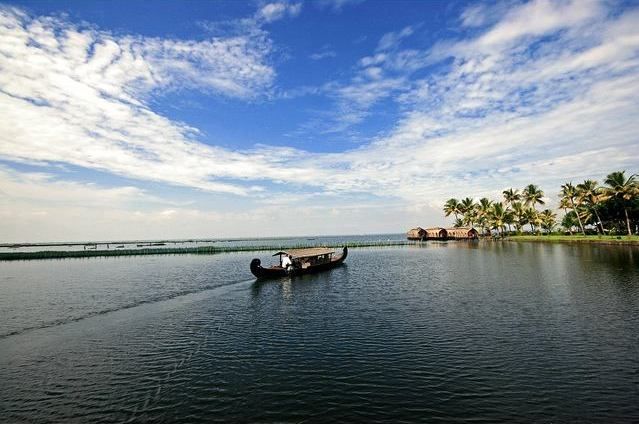 Best of Kerala with Treehouse Stay Tour Package