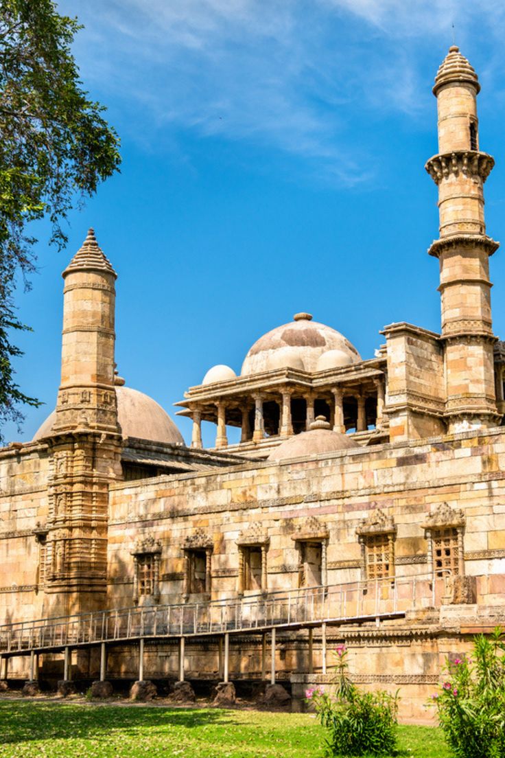 Grand Classical Gujarat Heritage & Wildlife Expedition Tour Package