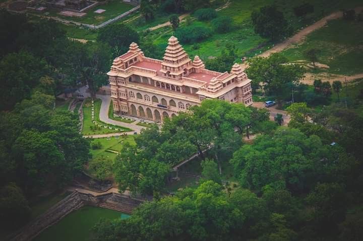 Tirupati & Chandragiri Fort Heritage Tour – 4 Days / 3 Nights Tour Package